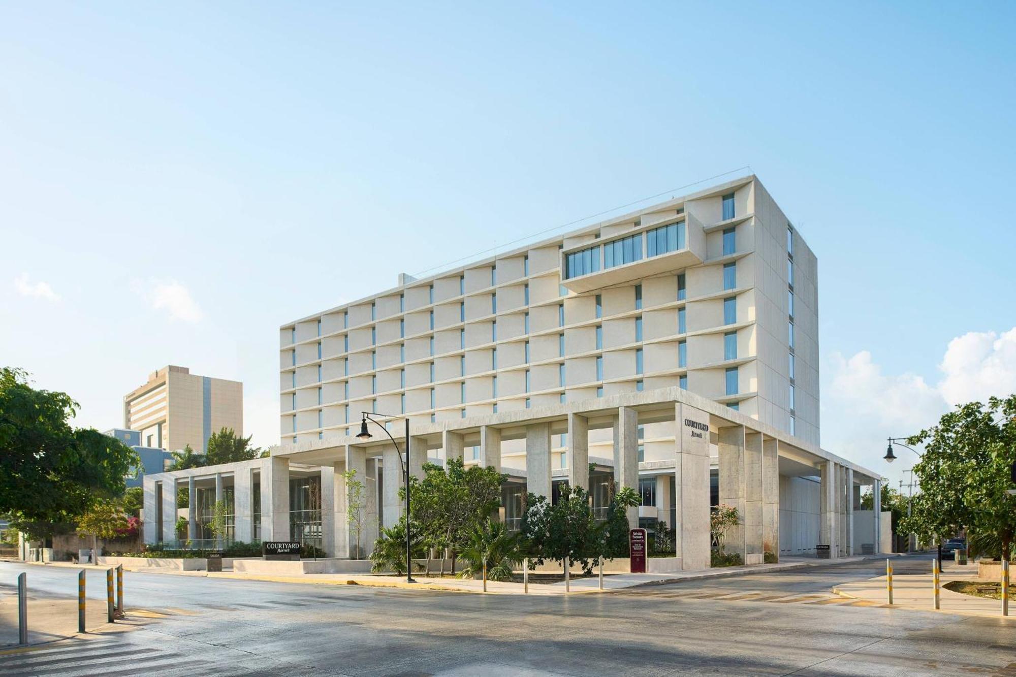Courtyard By Marriott Merida Downtown Exterior photo