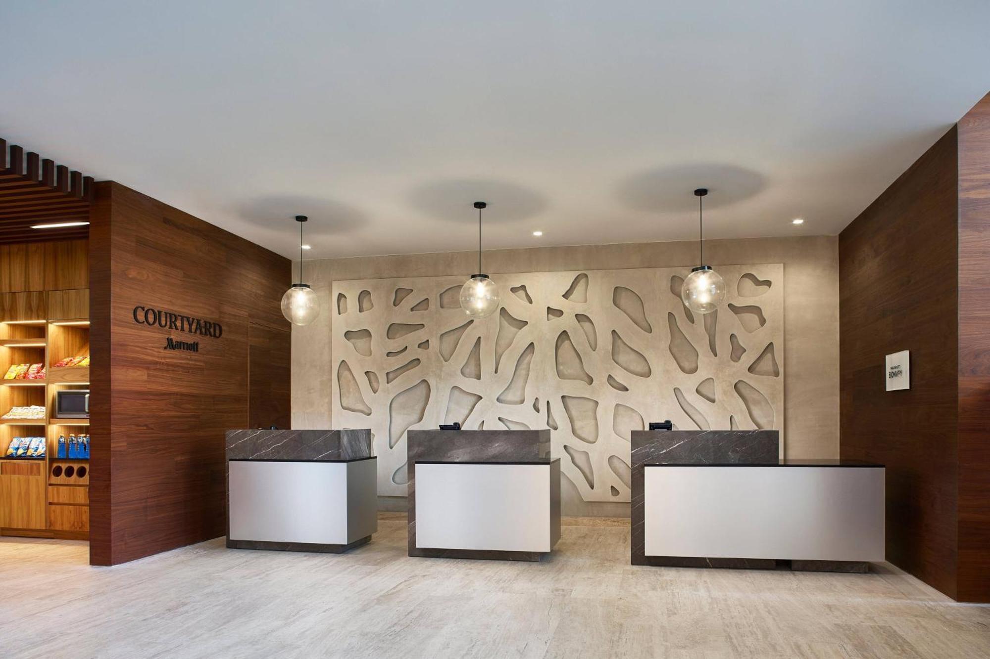 Courtyard By Marriott Merida Downtown Exterior photo