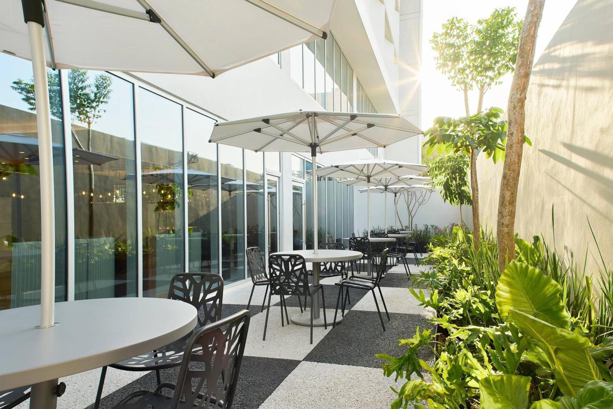 Courtyard By Marriott Merida Downtown Exterior photo